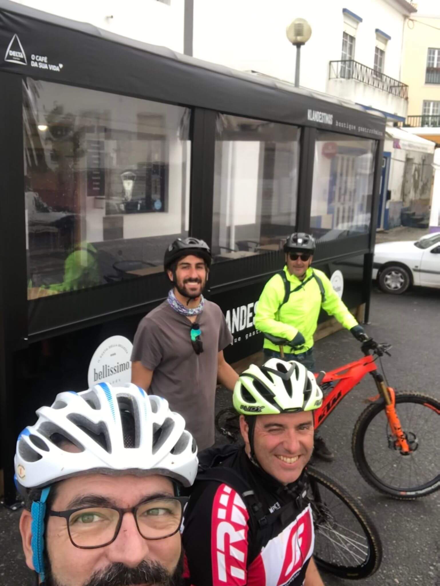 Reuniões com pedalada na Rota Vicentina em visita aos Klandestinos